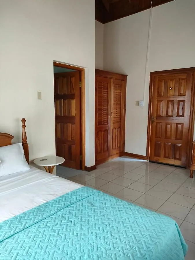 Guest house Zuri Enterprise Hotel Negril