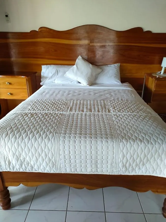 Vendégház Zuri Enterprise Hotel Negril